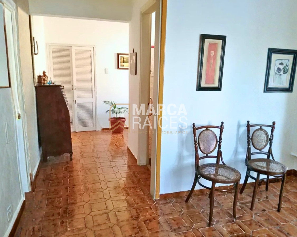 Casa ID.1726 - Venta Casa 4 Dormitorios 2 Baños Garage Patio Beldevere Montevideo