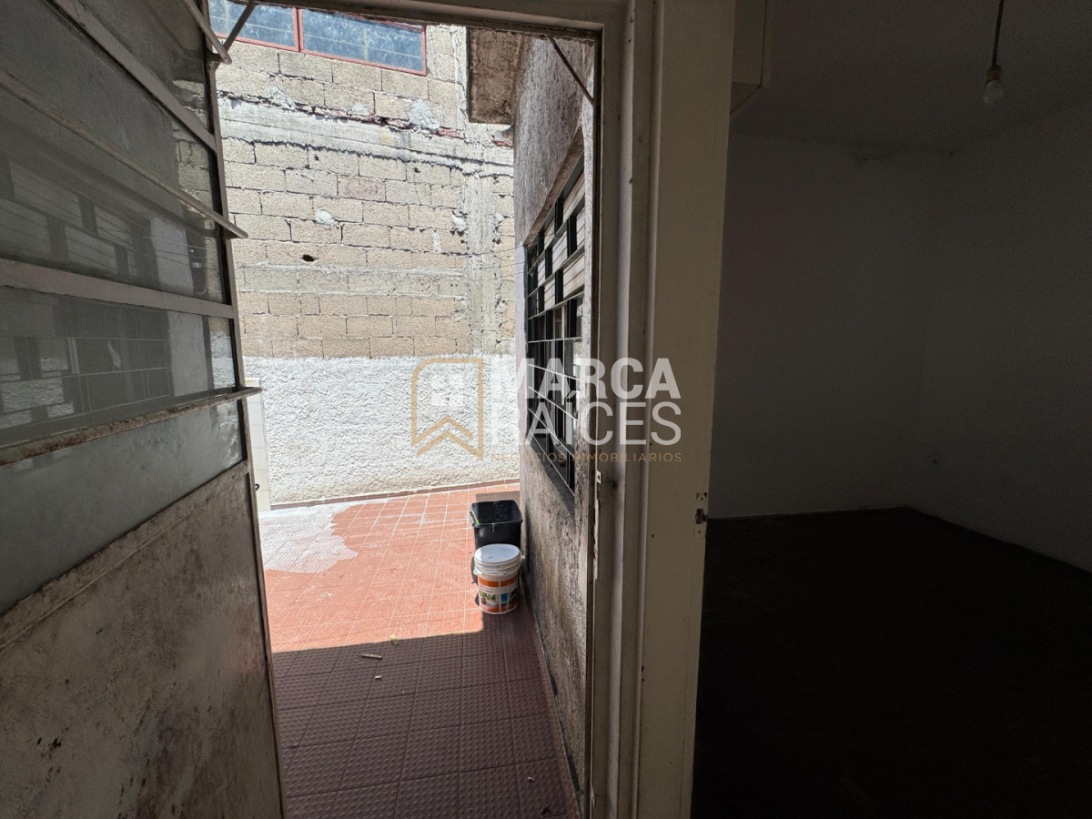 Casa ID.1776 - Alquiler Casa 3 Dormitorios Cocina Definida Living Amplio con Estufa a Leña Cochera Las Acacias Montevideo