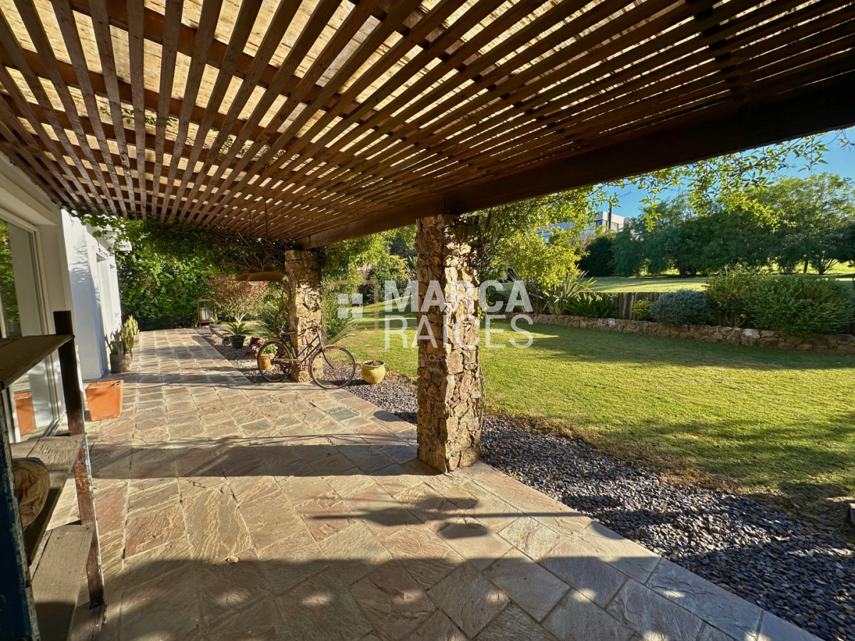 Casa ID.1803 - Venta Casa Premium Altos de La Tahona 4 Dormitorios 4 Baños