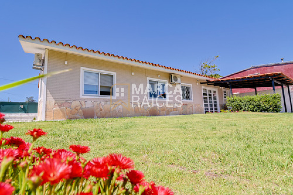 Casa ID.1705 - Casa Venta 3 Dormitorios 2 Baños Doble Garage Sur de Carrasco (San Jose de Carrasco)