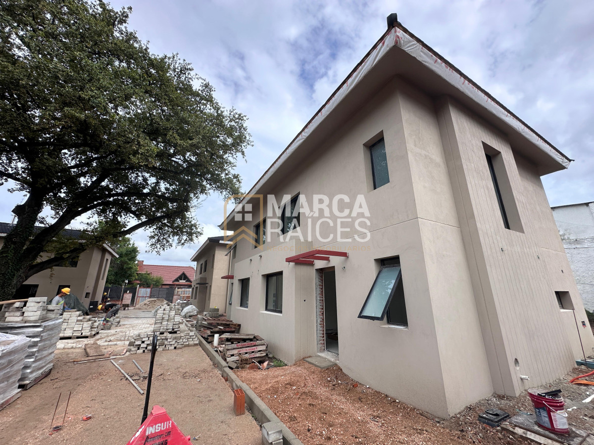 Casa ID.1331 - Venta casa de 3 dormitorios 2 baños parrillero y cochera en complejo privado a estrenar Prado Montevideo