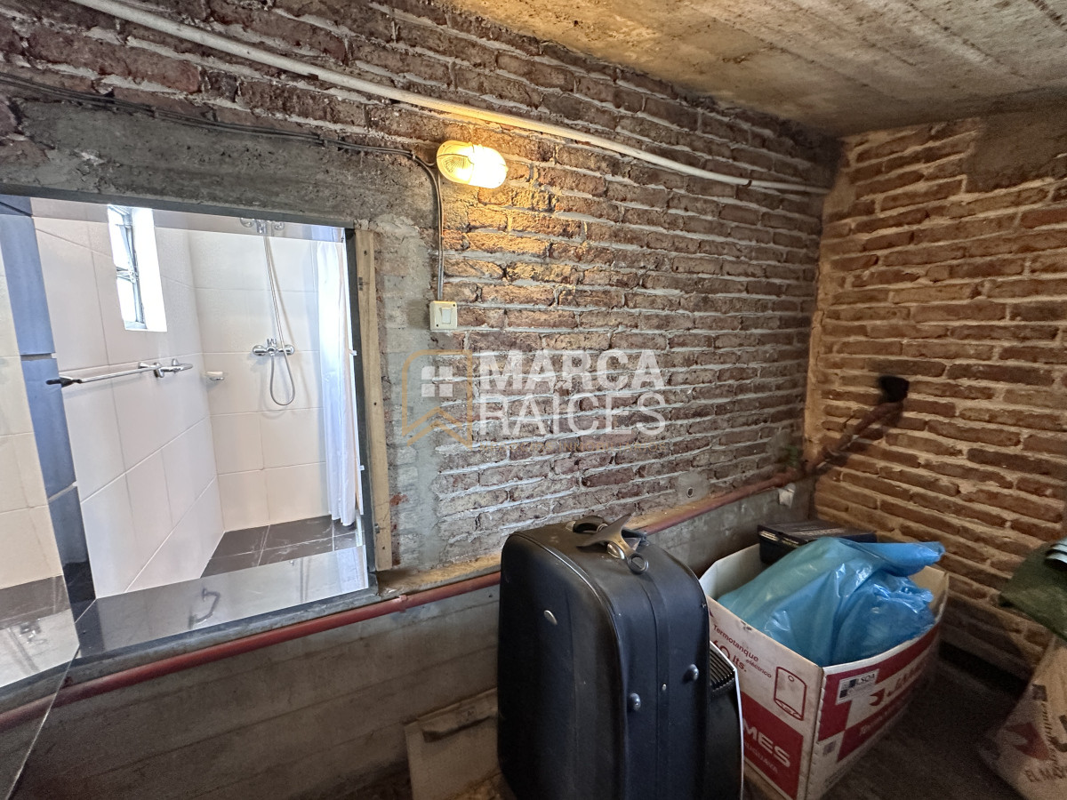 Casa ID.1076 - Casa En Venta 2 Plantas Unica Con Esta Construccion Equipada Terreno 950 m2 Mucha Seguridad Posibilidad de 2 Casas Piedras Blancas Montevideo