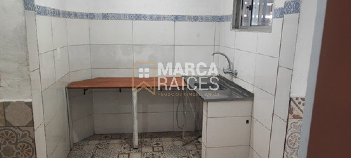 Casa ID.1047 - Venta 6 Apartamentos y Local Comercial Villa Española Montevide