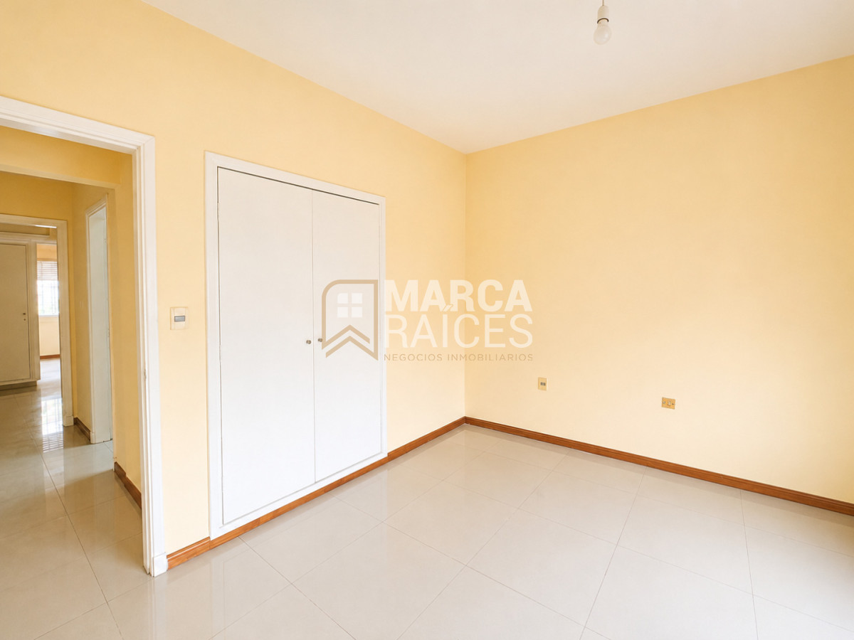 Casa ID.2580 - Alquiler Casa Pocitos 3 dormitorios 3 baños Terraza con parrillero Ideal Vivienda o Empresa Pocitos Montevideo