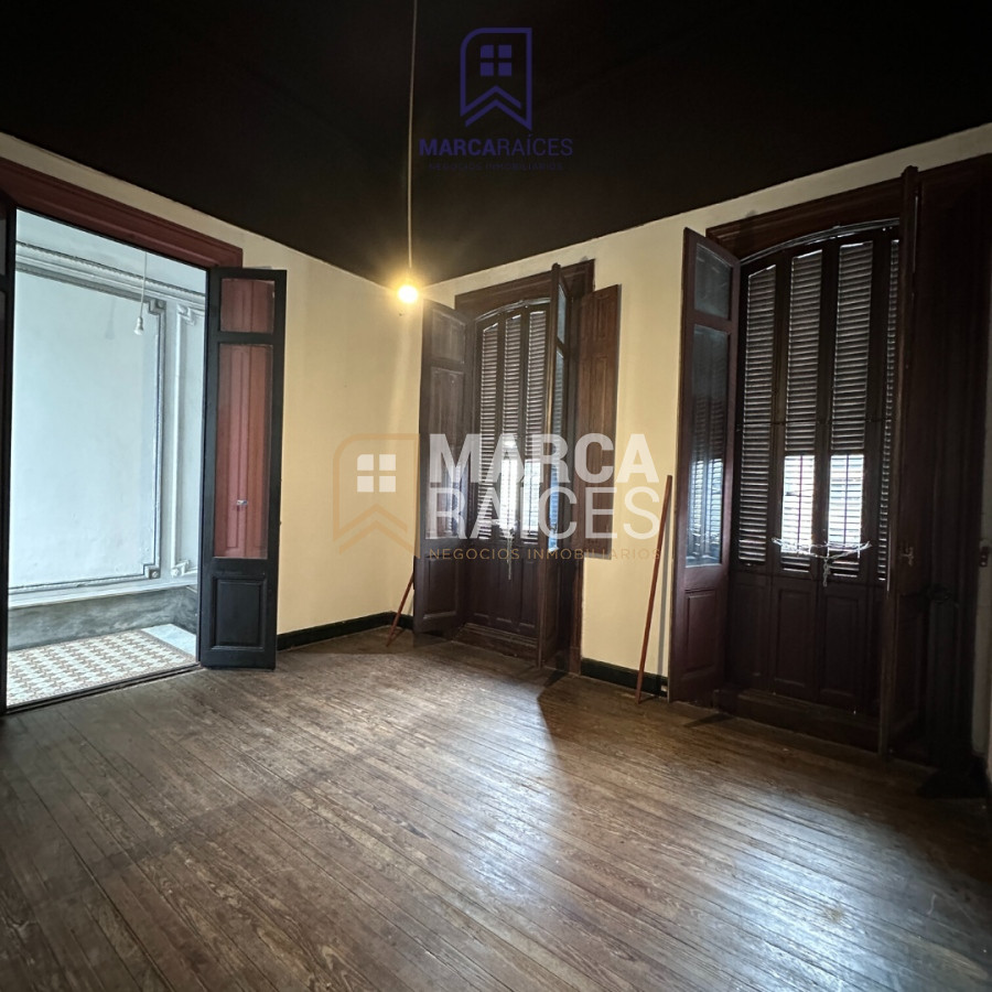 Casa ID.503 - Venta Casa 5 Dormitorios 2 Baños Azotea Cordon Montevideo