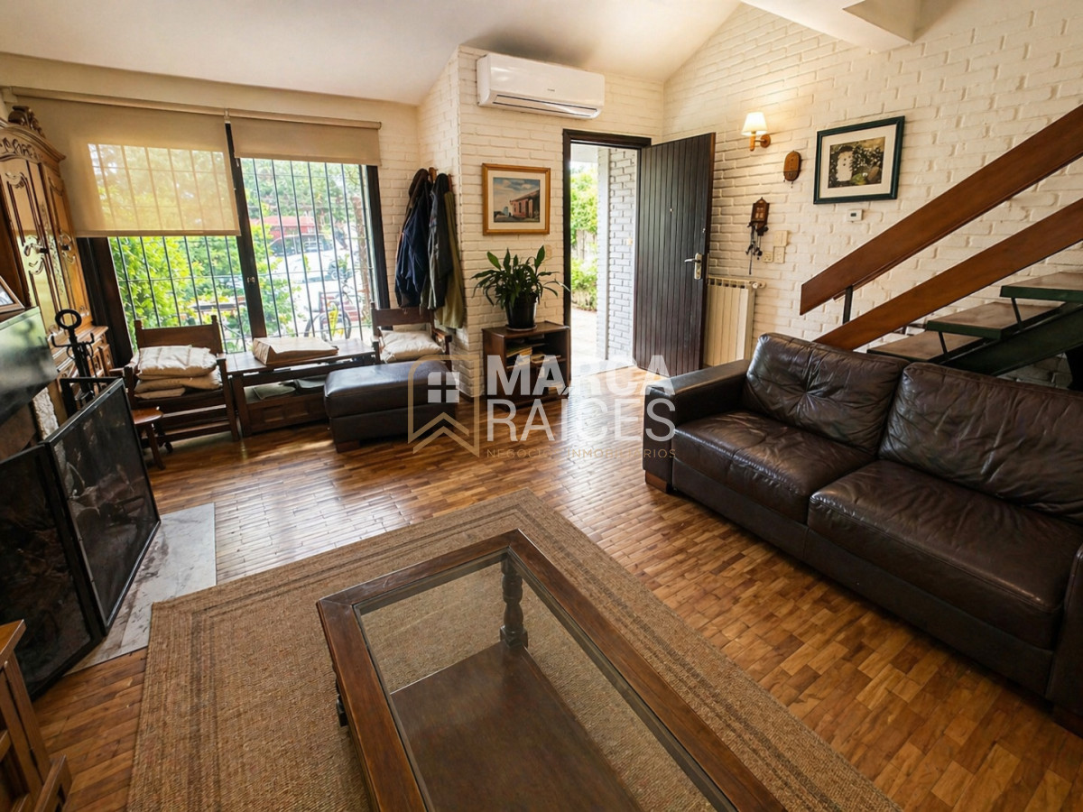 Casa ID.1907 - Venta Casa PH 3 Dormitorios 2 Baños 2 Pisos 4 Garages Parrillero Carrasco Sur Montevideo