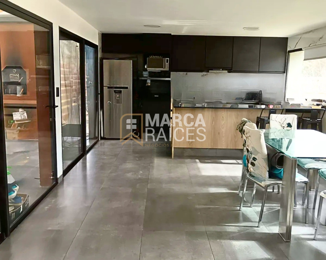 Casa ID.1721 - Venta Casa Premium 4 Dormitorios 2 Baños Cumbres de Carrasco (Barrio Cerrado) Canelones