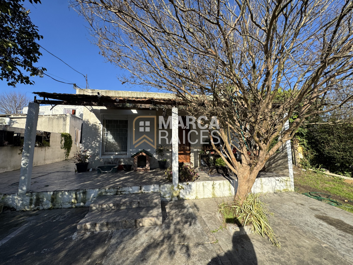 Casa ID.1562 - Venta Casa 3 Dormitorios en Terreno de 580 m2 Flor de Maroñas Montevideo