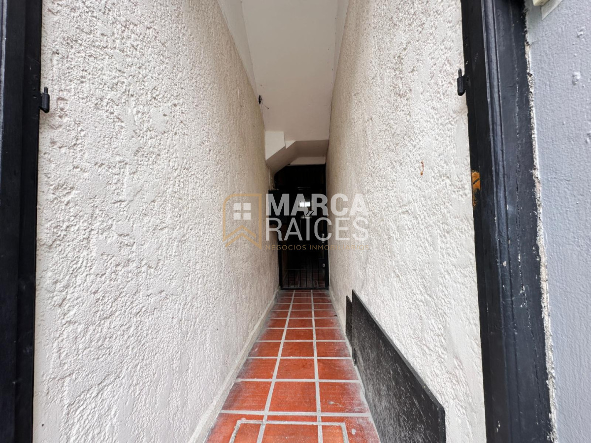 Casa ID.1899 - Venta Apartamento tipo casa 3 Dormitorios a reciclar Sin Gastos Comunes En Excelente Ubicación Pocitos