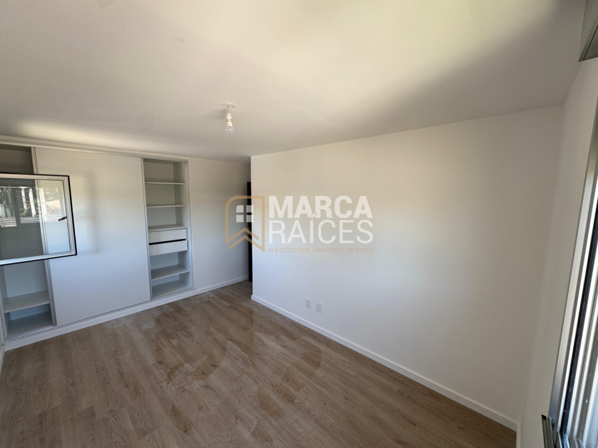 Casa ID.1810 - Venta Casa 3 Dormitorios en Ciudad de la Costa - Jardín Privado - Ley de Vivienda Promovida Aptas Banco Cochera Doble Canelones