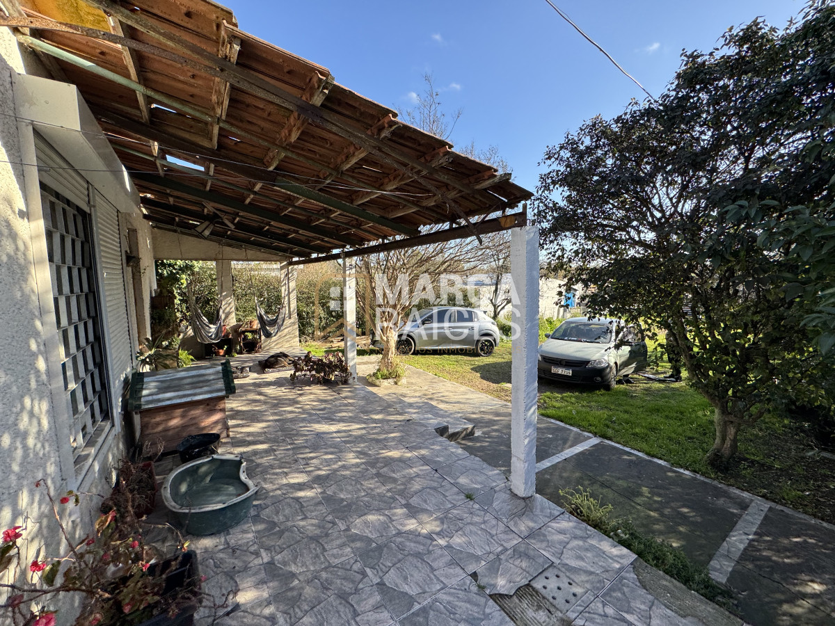 Casa ID.1562 - Venta Casa 3 Dormitorios en Terreno de 580 m2 Flor de Maroñas Montevideo