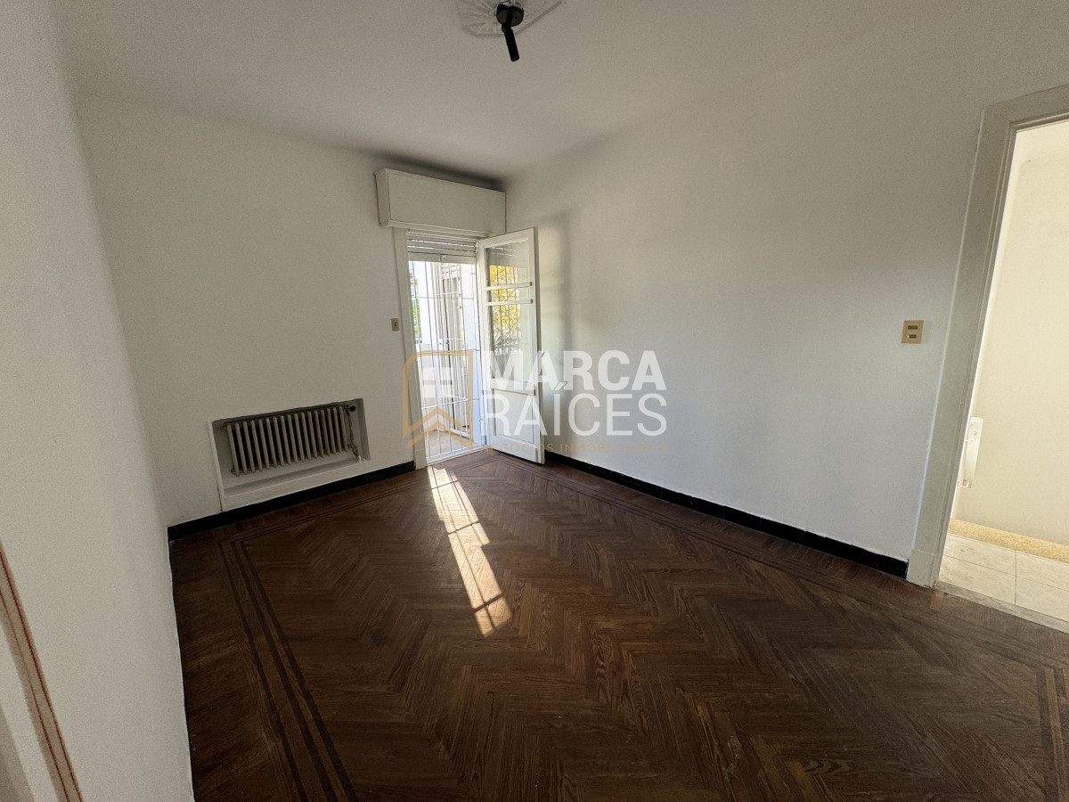 Casa ID.794 - Venta Casa 2 pisos 4 Dormitorios 2 Baños Garage Parque Rodo