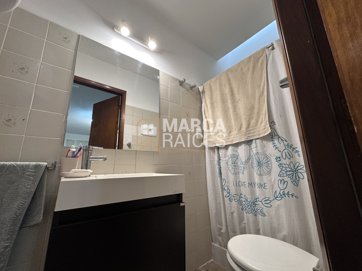 Casa ID.1073 - Venta Casa 4 Dormitorios 3 Baños Patio con Parrillero Parque Batlle Montevideo