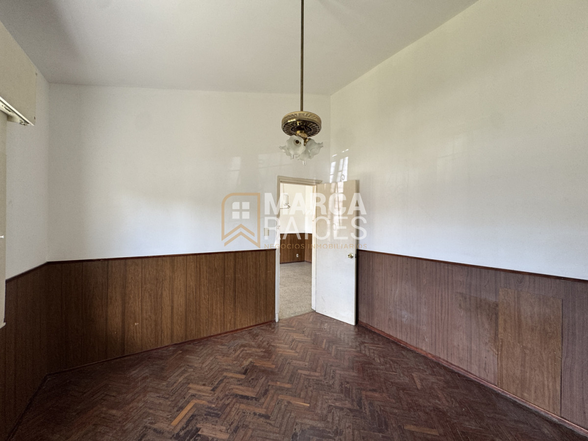 Casa ID.2763 - Venta Casa 4 Dormitorios Las Acacias, a una cuadra y media de Av. General Flores Montevideo