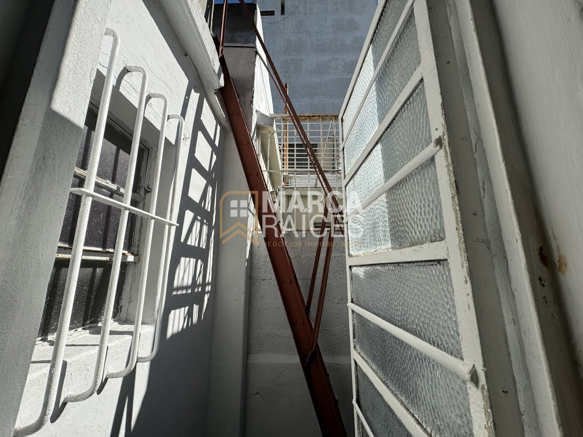 Casa ID.794 - Venta Casa 2 pisos 4 Dormitorios 2 Baños Garage Parque Rodo