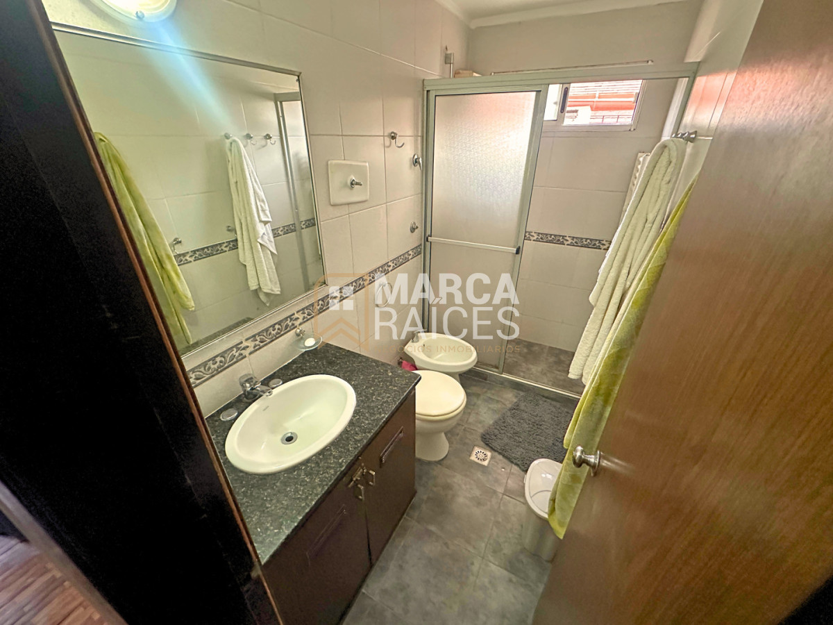 Casa ID.1907 - Venta Casa PH 3 Dormitorios 2 Baños 2 Pisos 4 Garages Parrillero Carrasco Sur Montevideo