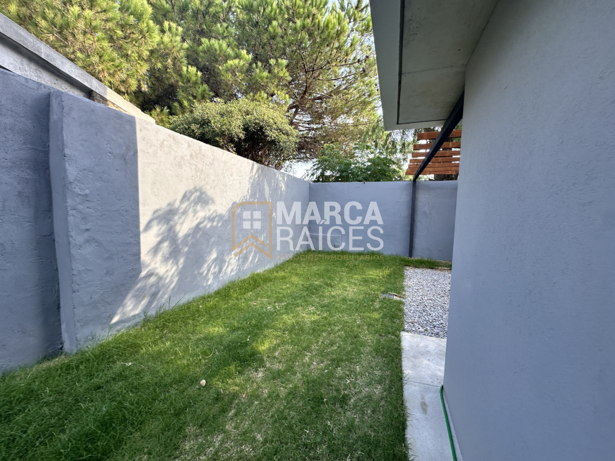 Casa ID.1514 - Casa a Estrenar 3 Dormitorios 2 baños con Jardín fondo y Cochera en Solymar Sur Canelones