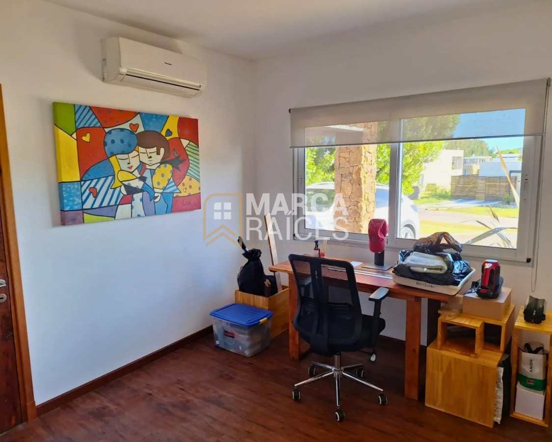 Casa ID.1803 - Casa en Venta Premium Altos de La Tahona 4 Dormitorios 4 Baños