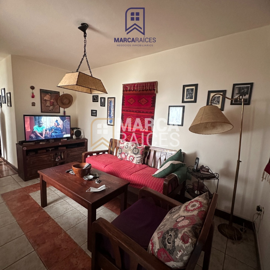 Casa ID.552 - Venta Casa Totalmente Reciclada 5 Dormitorios 2 Baños Centro Montevideo