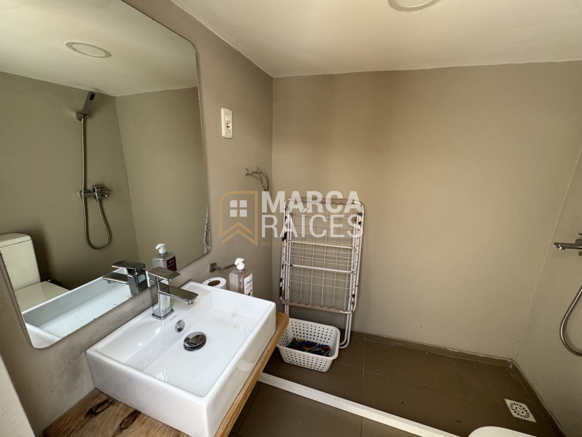 Casa ID.448 - Venta Casa 3 Dormitorios 2 Baños Patio Parrillero Reciclada Completamente y Amoblada Buceo Montevideo