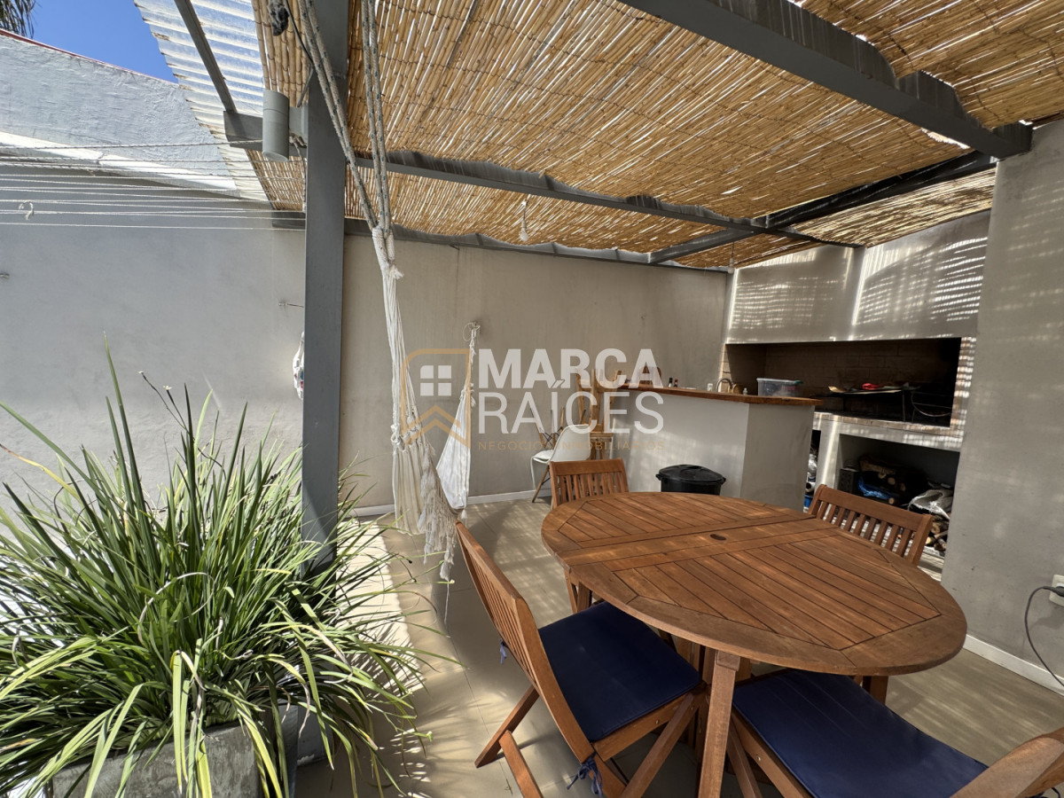 Casa ID.448 - Venta Casa 3 Dormitorios 2 Baños Patio Parrillero Reciclada Completamente y Amoblada Buceo Montevideo