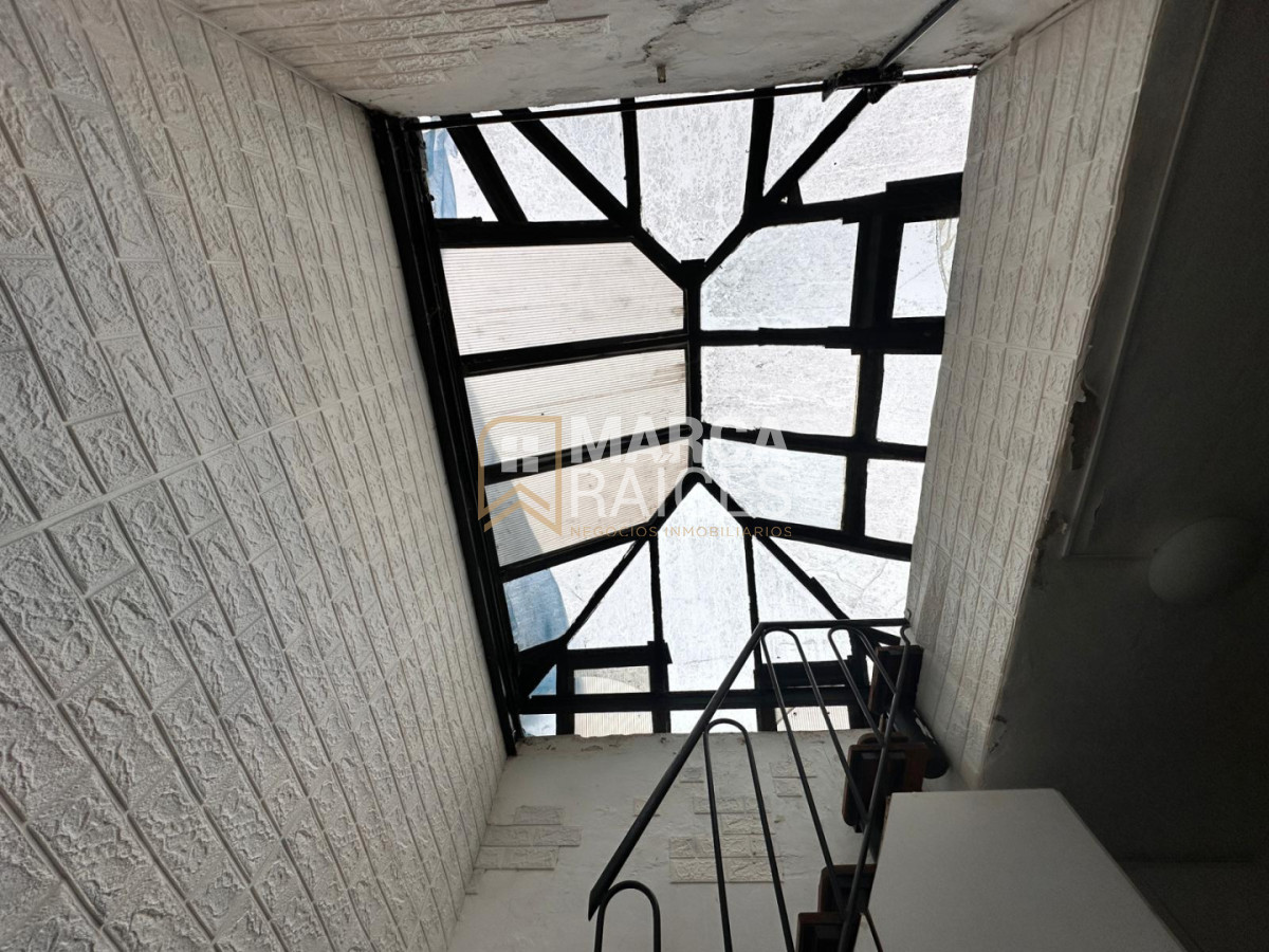 Casa ID.1899 - Venta Apartamento tipo casa 3 Dormitorios a reciclar Sin Gastos Comunes En Excelente Ubicación Pocitos