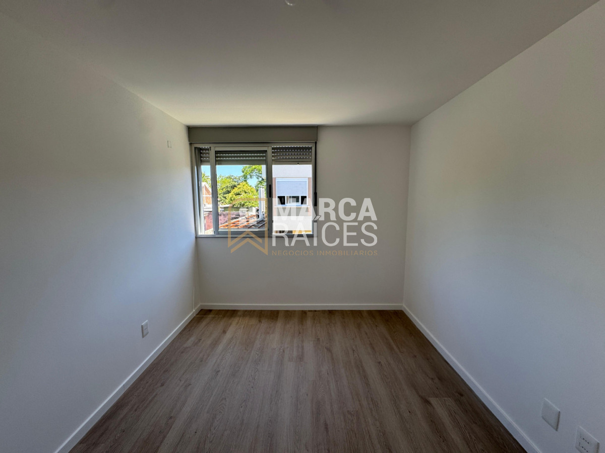 Casa ID.1810 - Venta Casa 3 Dormitorios en Ciudad de la Costa - Jardín Privado - Ley de Vivienda Promovida Aptas Banco Cochera Doble Canelones