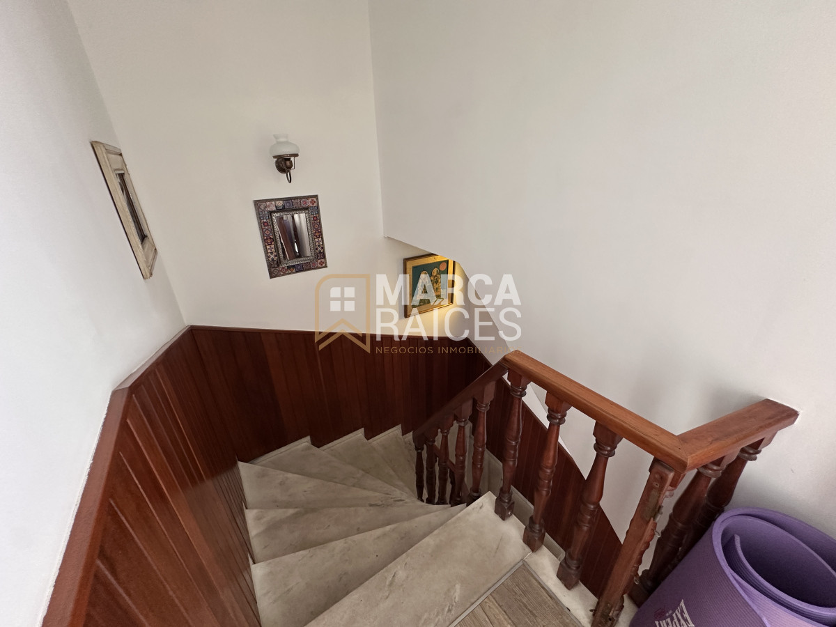 Casa ID.1073 - Venta Casa 4 Dormitorios 3 Baños Patio con Parrillero Parque Batlle Montevideo