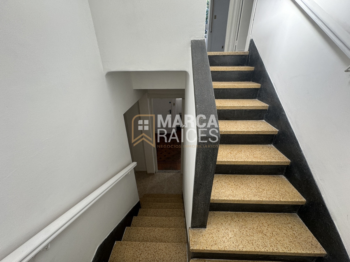 Casa ID.794 - Venta Casa 2 pisos 4 Dormitorios 2 Baños Garage Parque Rodo