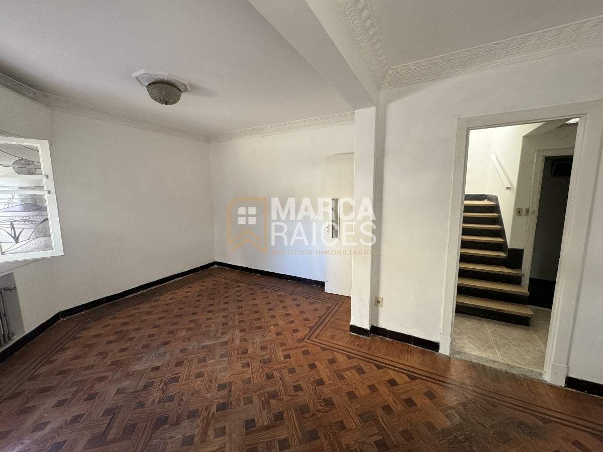 Casa ID.794 - Venta Casa 2 pisos 4 Dormitorios 2 Baños Garage Parque Rodo