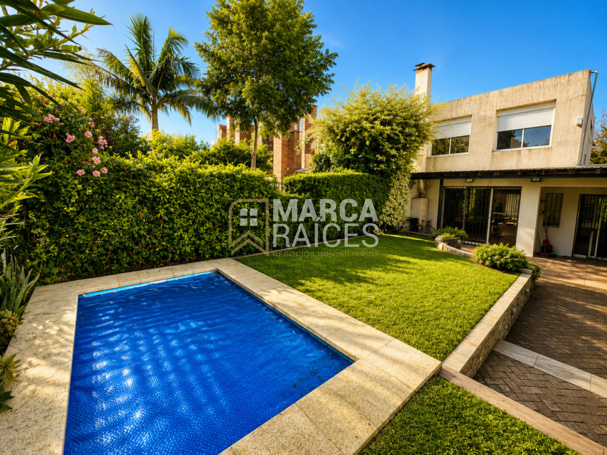 Casa ID.2037 - Venta Casa Ph Independiente 3 Dormitorios 3 Baños Piscina Climatizada Parrillero Cochera Parque Miramar 
