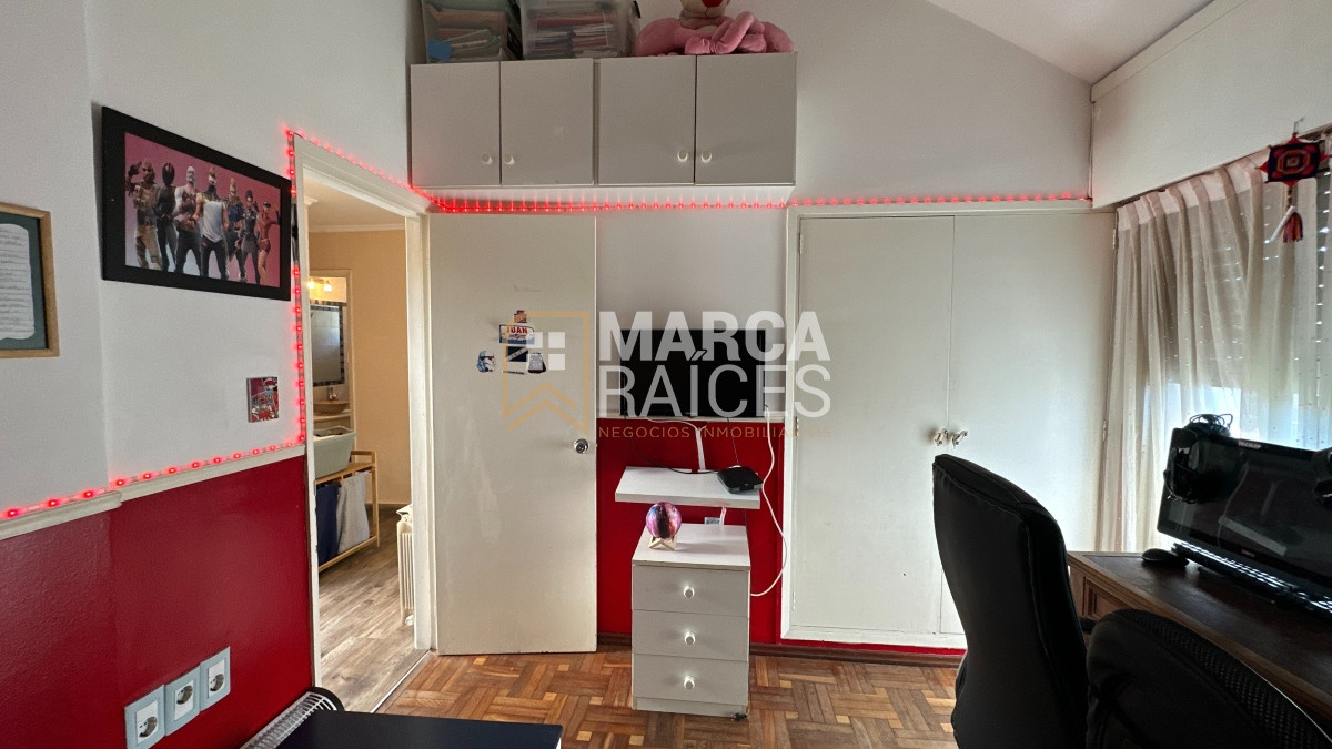 Casa ID.1073 - Venta Casa 4 Dormitorios 3 Baños Patio con Parrillero Parque Batlle Montevideo