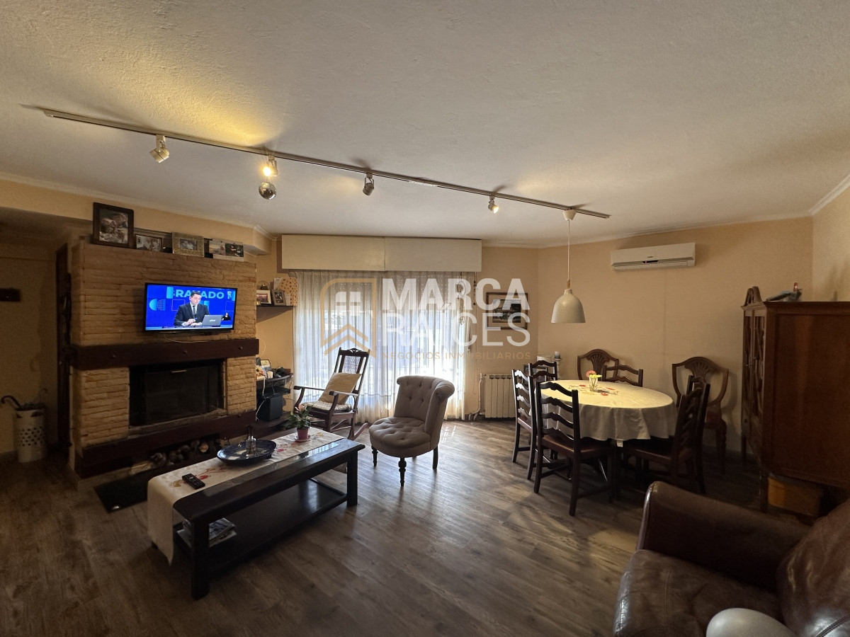 Casa ID.1073 - Venta Casa 4 Dormitorios 3 Baños Patio con Parrillero Parque Batlle Montevideo