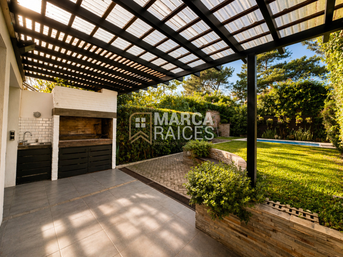 Casa ID.2037 - Venta Casa Ph Independiente 3 Dormitorios 3 Baños Piscina Climatizada Parrillero Cochera Parque Miramar 