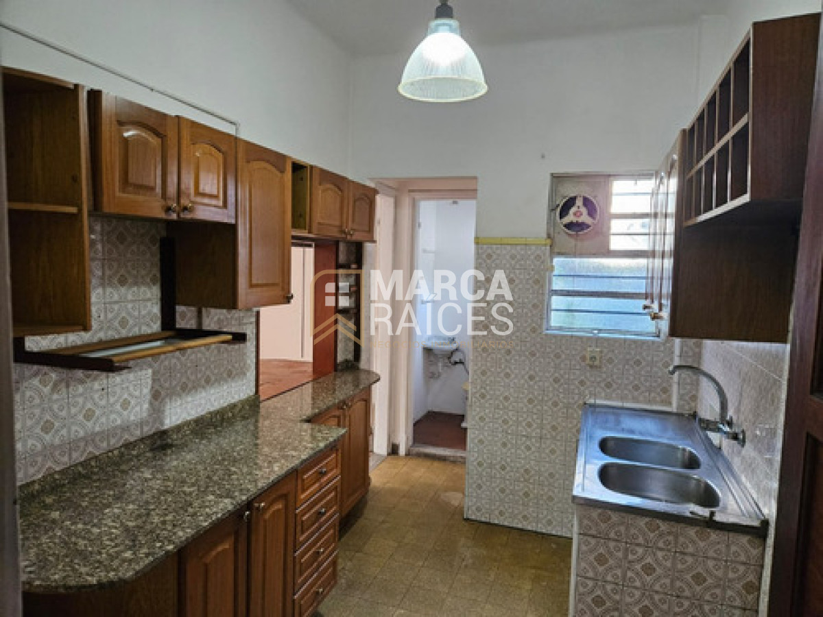Casa ID.1735 - Venta Casa de Altos 3 Dormitorios + Parrillero Tres Cruces Montevideo