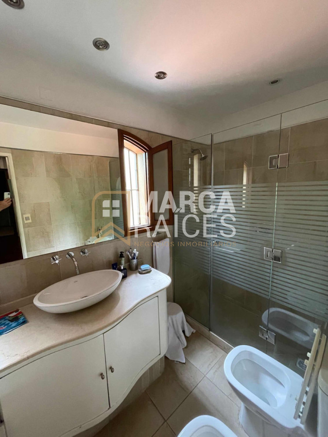 Casa ID.899 - Venta Casa 4 Dormitorios 3 Baños 3 Garage Punta Carretas Montevideo 