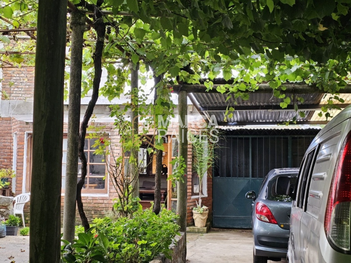 Casa ID.928 - Venta 2 Casas Un Mismo Padron Colon Montevideo