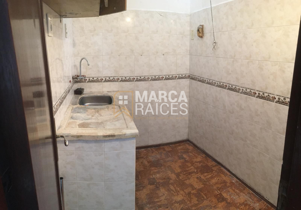 Casa ID.1899 - Venta Apartamento tipo casa 3 Dormitorios a reciclar Sin Gastos Comunes En Excelente Ubicación Pocitos