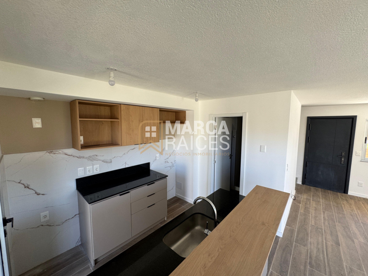 Casa ID.1810 - Venta Casa 3 Dormitorios en Ciudad de la Costa - Jardín Privado - Ley de Vivienda Promovida Aptas Banco Cochera Doble Canelones