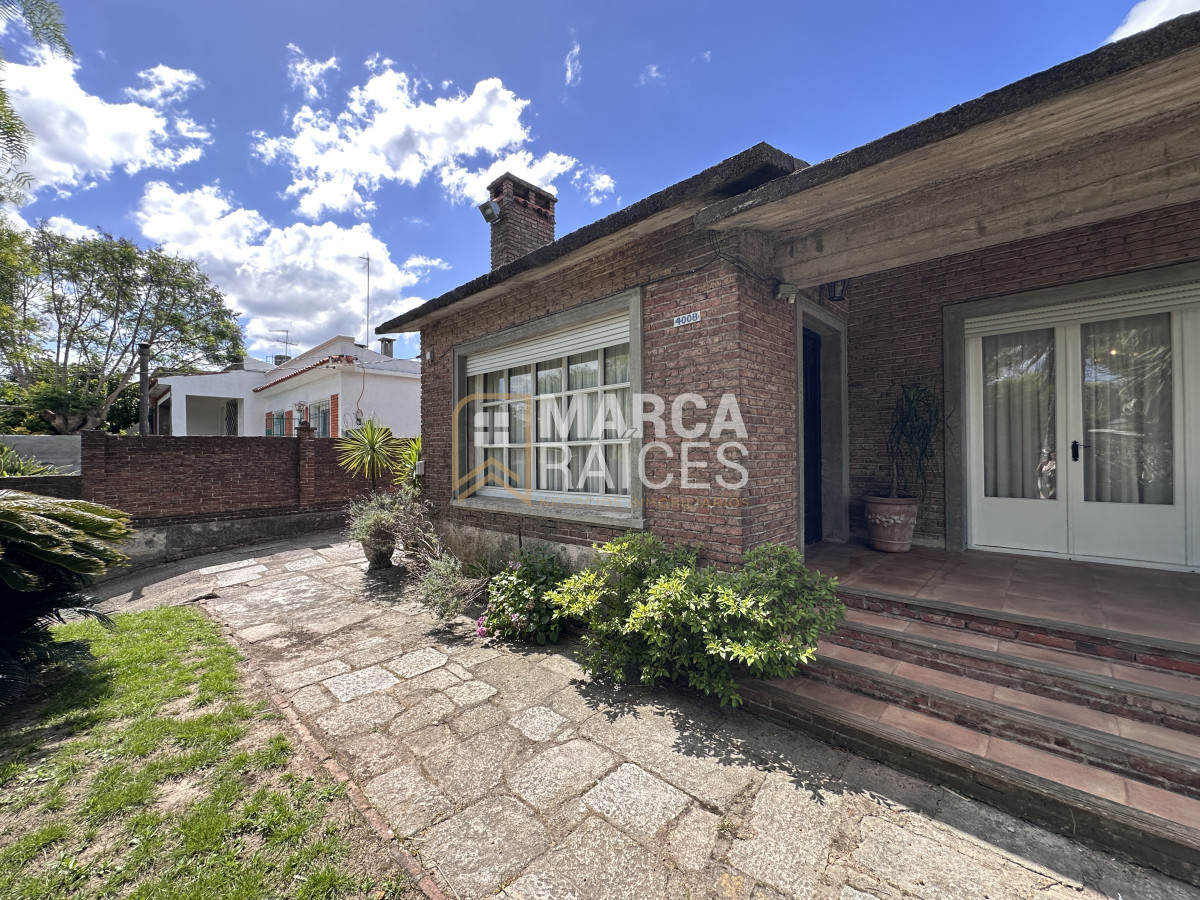 Casa ID.1076 - Casa En Venta 2 Plantas Unica Con Esta Construccion Equipada Terreno 950 m2 Mucha Seguridad Posibilidad de 2 Casas Piedras Blancas Montevideo
