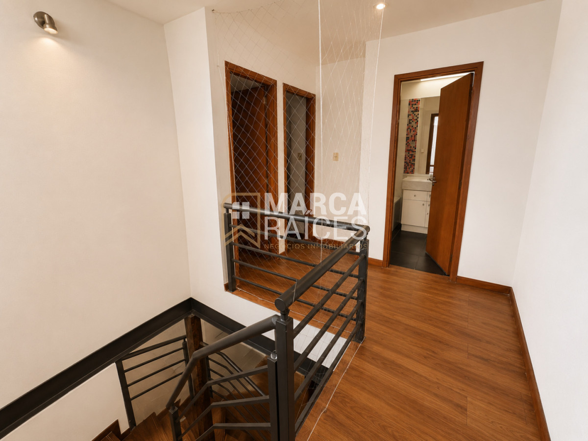 Casa ID.2037 - Venta Casa Ph Independiente 3 Dormitorios 3 Baños Piscina Climatizada Parrillero Cochera Parque Miramar 