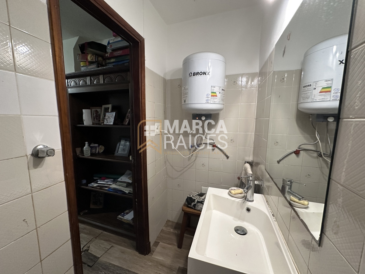 Casa ID.1073 - Venta Casa 4 Dormitorios 3 Baños Patio con Parrillero Parque Batlle Montevideo