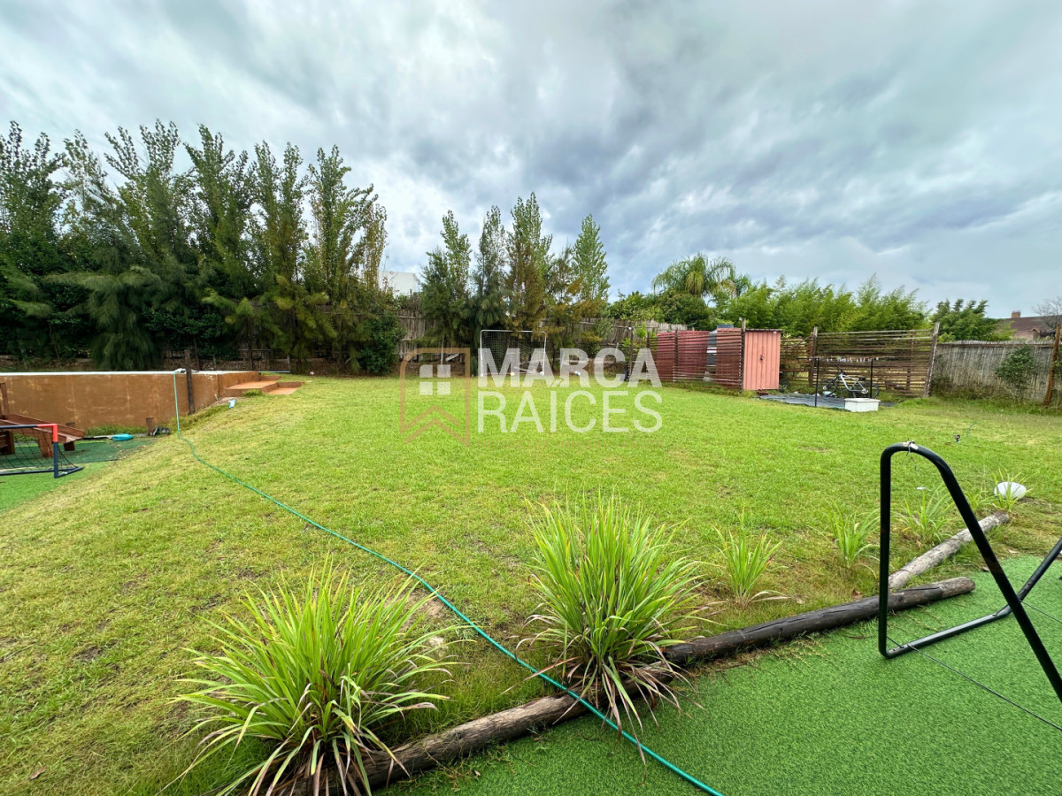 Casa ID.1721 - Venta Casa Premium 4 Dormitorios 2 Baños Cumbres de Carrasco (Barrio Privado) Canelones