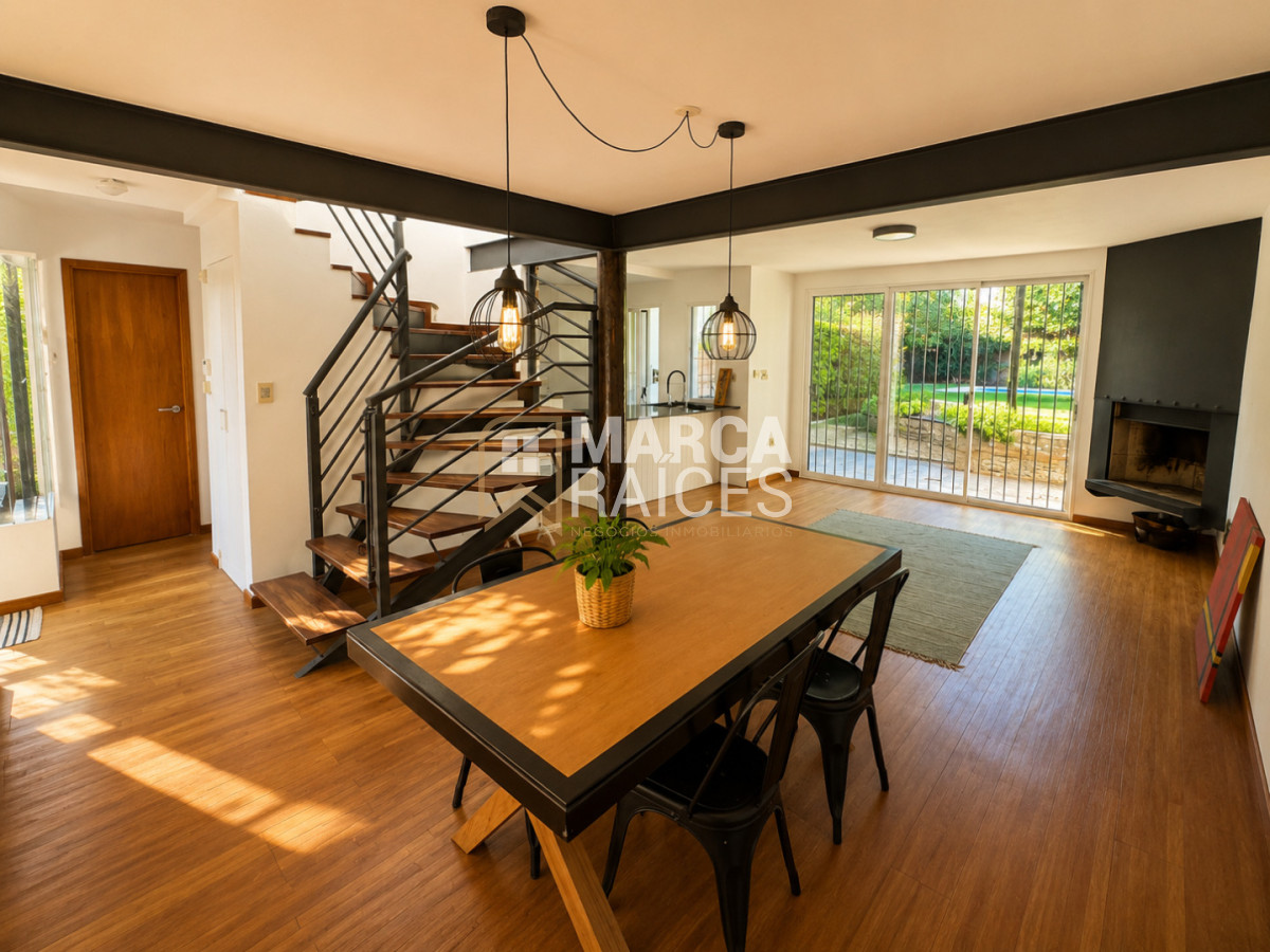 Casa ID.2037 - Venta Casa Ph Independiente 3 Dormitorios 3 Baños Piscina Climatizada Parrillero Cochera Parque Miramar 