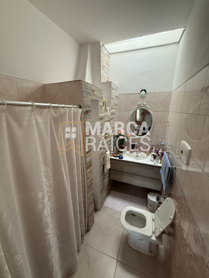 Casa ID.1519 - Venta Casa y 2 Apartamentos con Renta Activa en Malvín Norte Vivienda o Inversion Montevideo