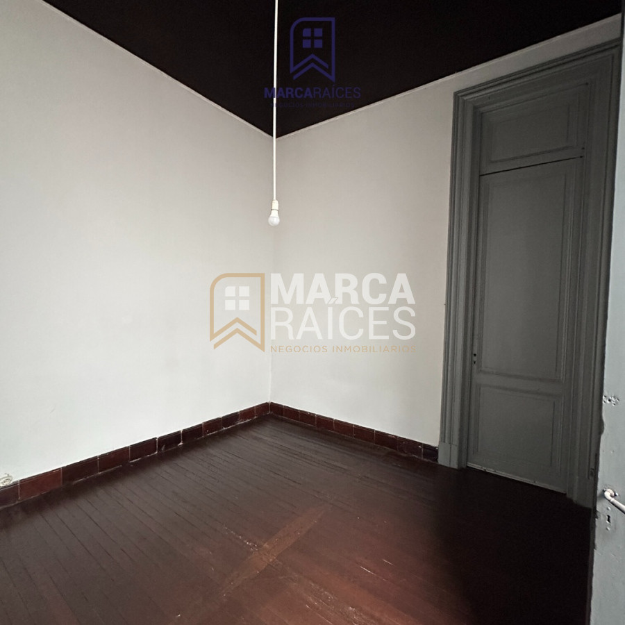 Casa ID.503 - Venta Casa 5 Dormitorios 2 Baños Azotea Cordon Montevideo