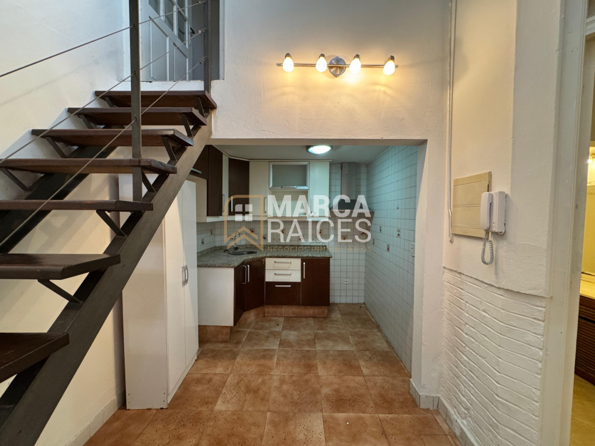 Casa ID.2086 - Alquile Casa De 3 Dormitorios Estufa a Leña Azotea Garaje En Unión Montevideo