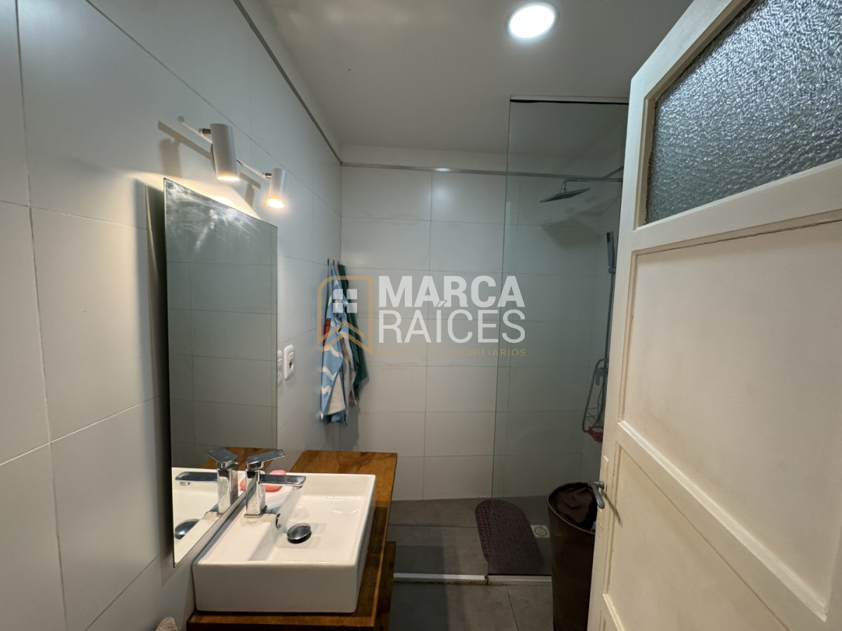 Casa ID.448 - Venta Casa 3 Dormitorios 2 Baños Patio Parrillero Reciclada Completamente y Amoblada Buceo Montevideo