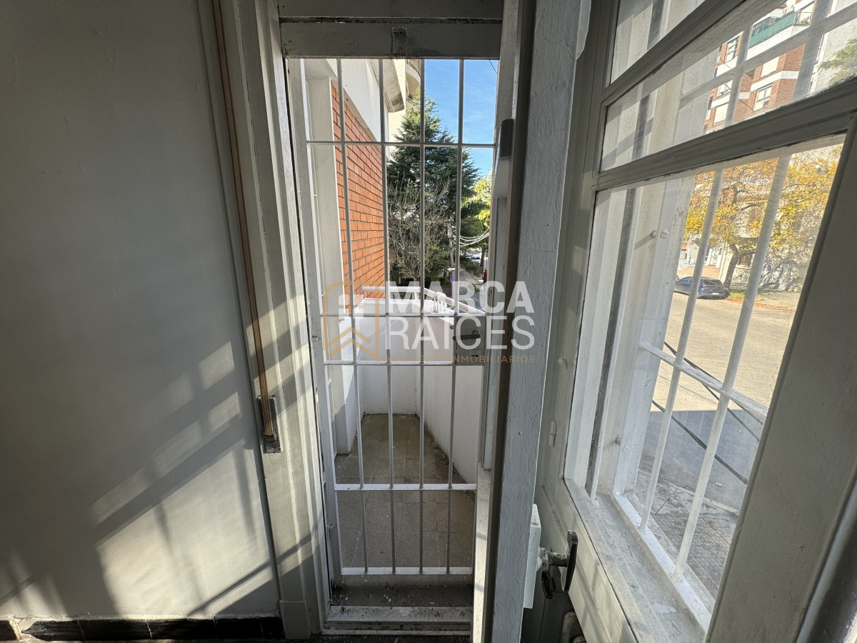 Casa ID.794 - Venta Casa 2 pisos 4 Dormitorios 2 Baños Garage Parque Rodo