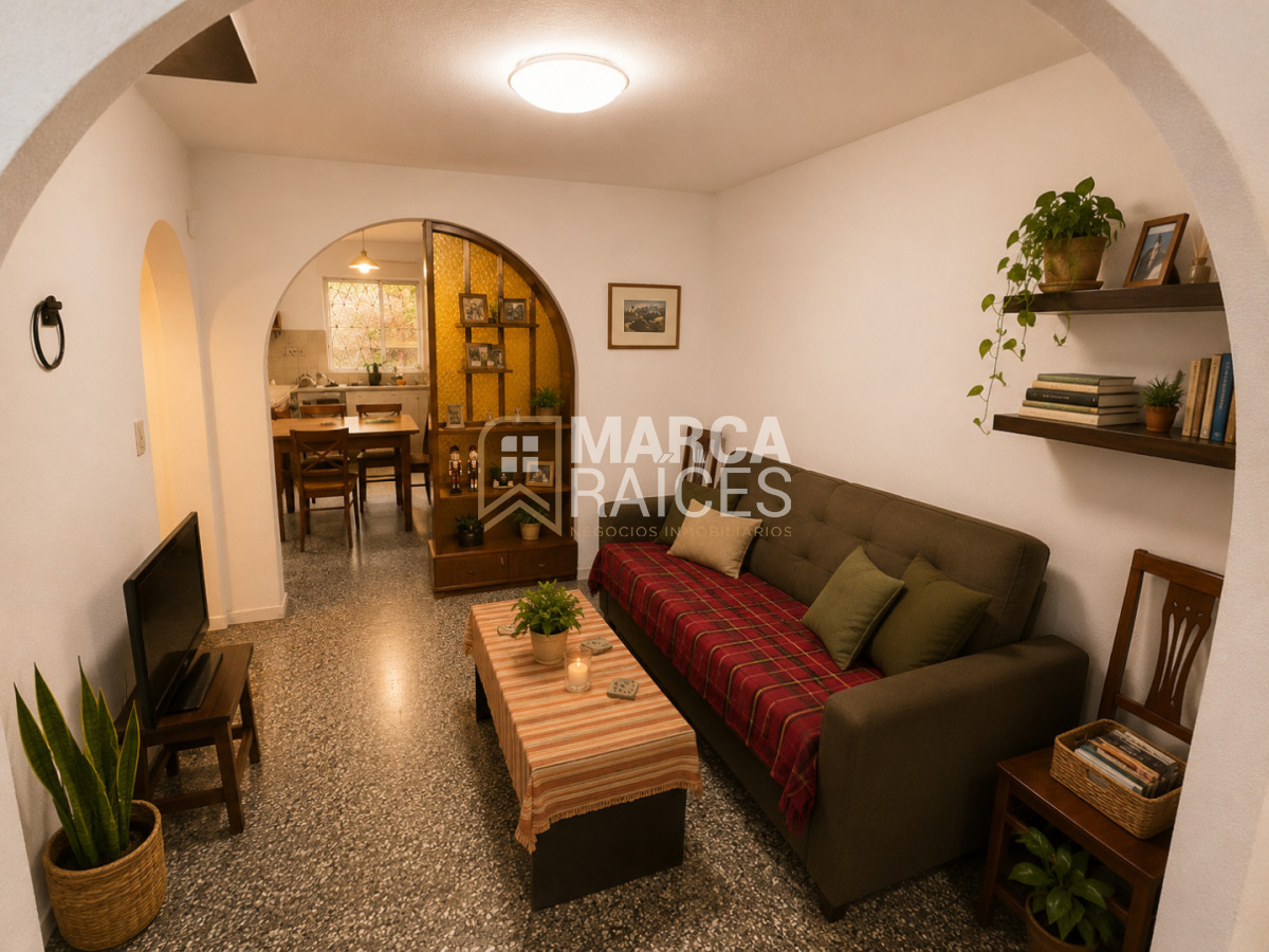 Casa ID.2027 - Venta Casa 3 Dormitorios 2 Baños Garage Patio Parrillero La Comercial Montevideo